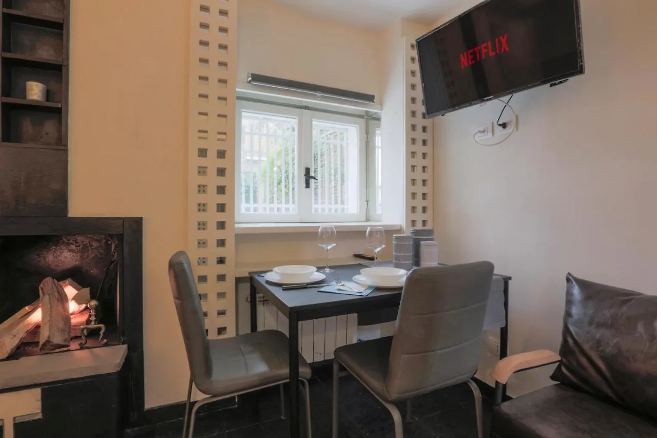 Fiera Milano-City Life Free Parking Villa Anglia' S Bridge 0*, Milan